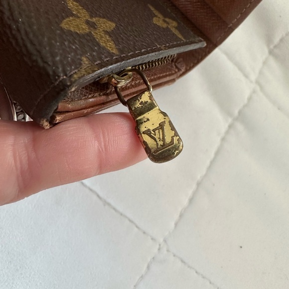 AUTHENTIC LV BI FOLD - Picture 6 of 15